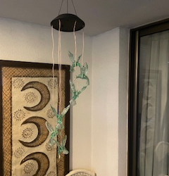 colgante de picaflor luz solar